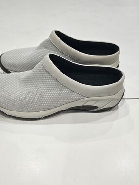 Merrell Women's Slip-On Mesh Mules in Light Gray